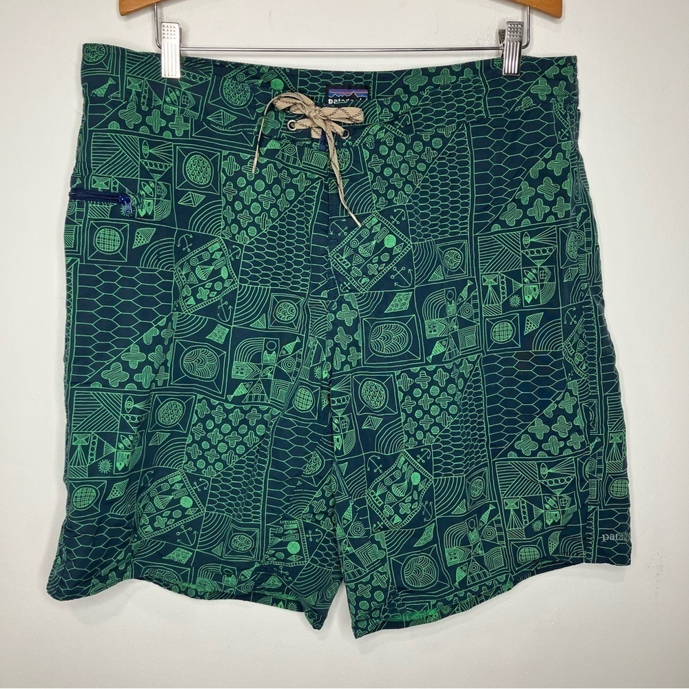 Patagonia unlined board Shorts navy blue & green size 38‎